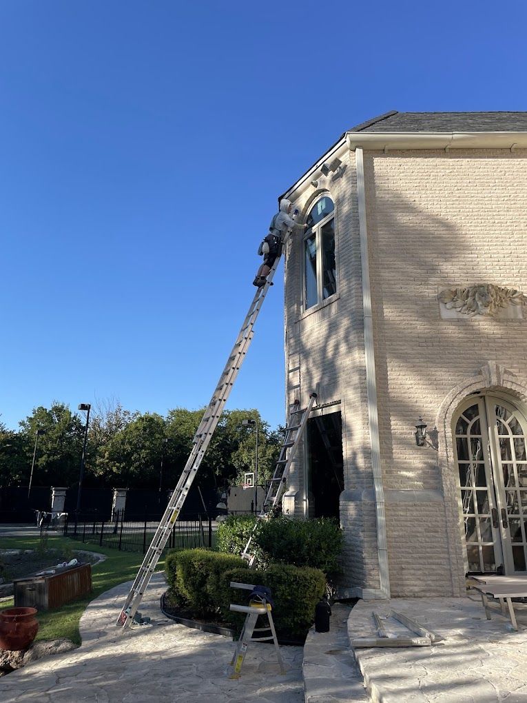 Blu's window cleaning job in Fort Worth