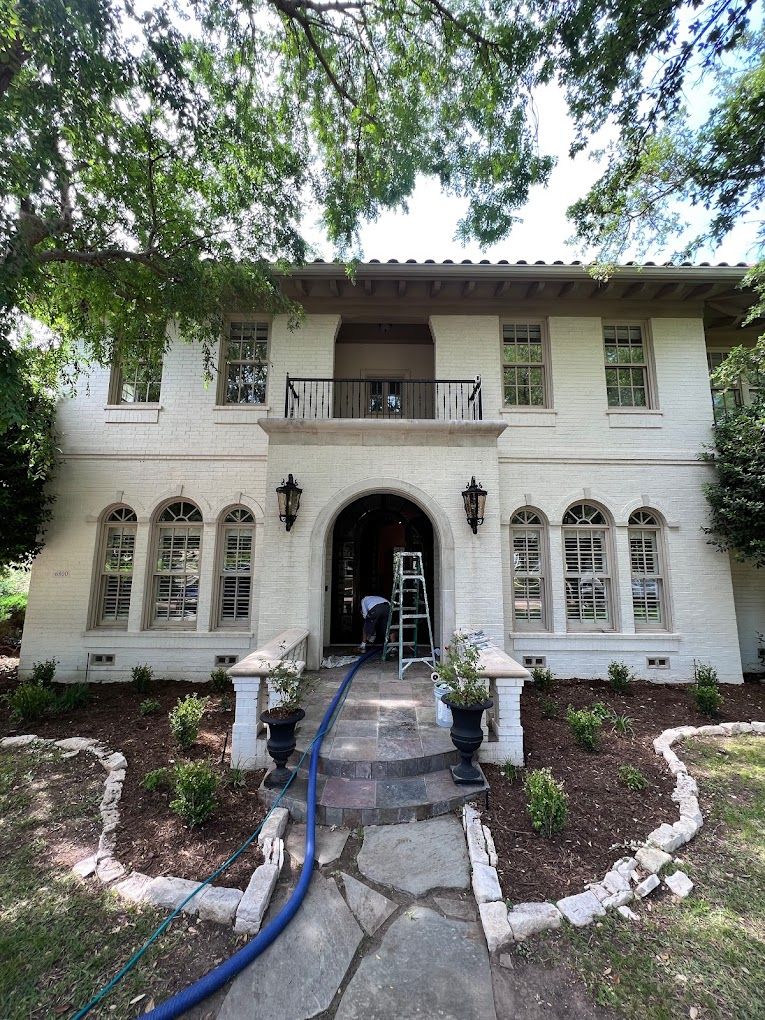 Blu's window cleaning job in Fort Worth